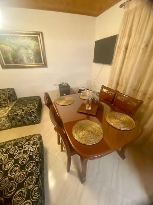 Përmet Eliana Guest House דירה